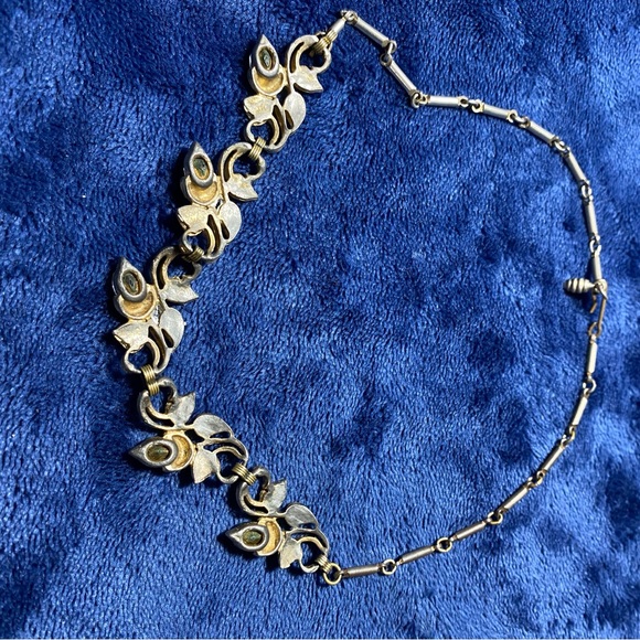 Vintage 7 pc lot marked jewelry. In good condition working clasps and closures. - Picture 5 of 16